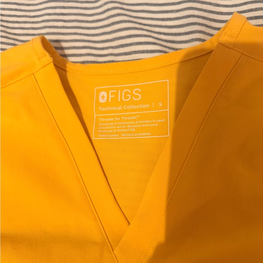 Figs Bright Yellow Scrub Top - Picture 3 of 7